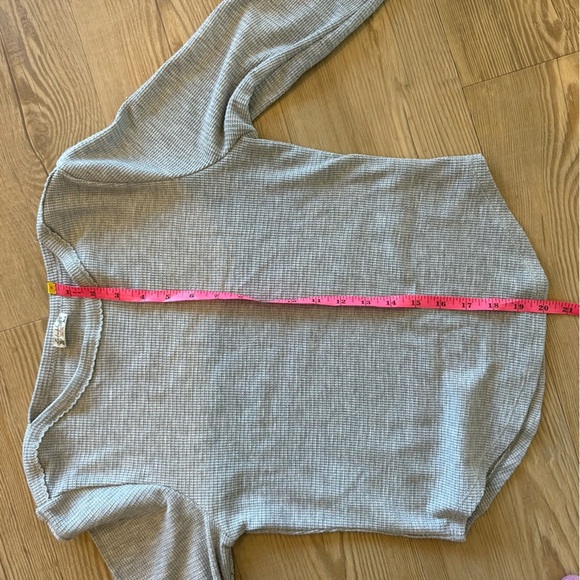 Free People intimately women's long sleeve shirt waffle gray cropped size large - Picture 7 of 7